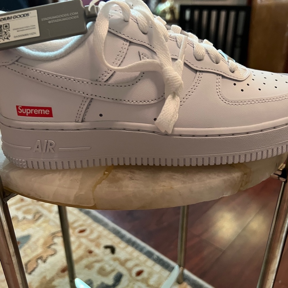 Nike Supreme brand new in box